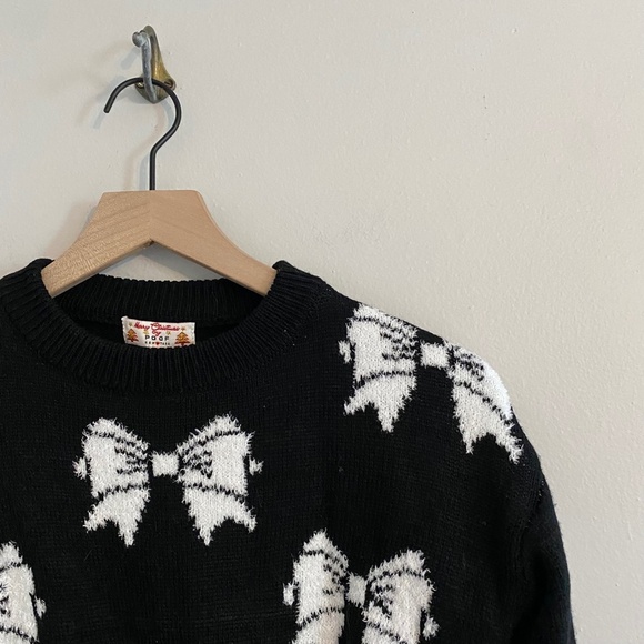 NWT Poof NY Bow Cropped Long Sleeve Crew Neck Sweater, XS - Picture 3 of 5